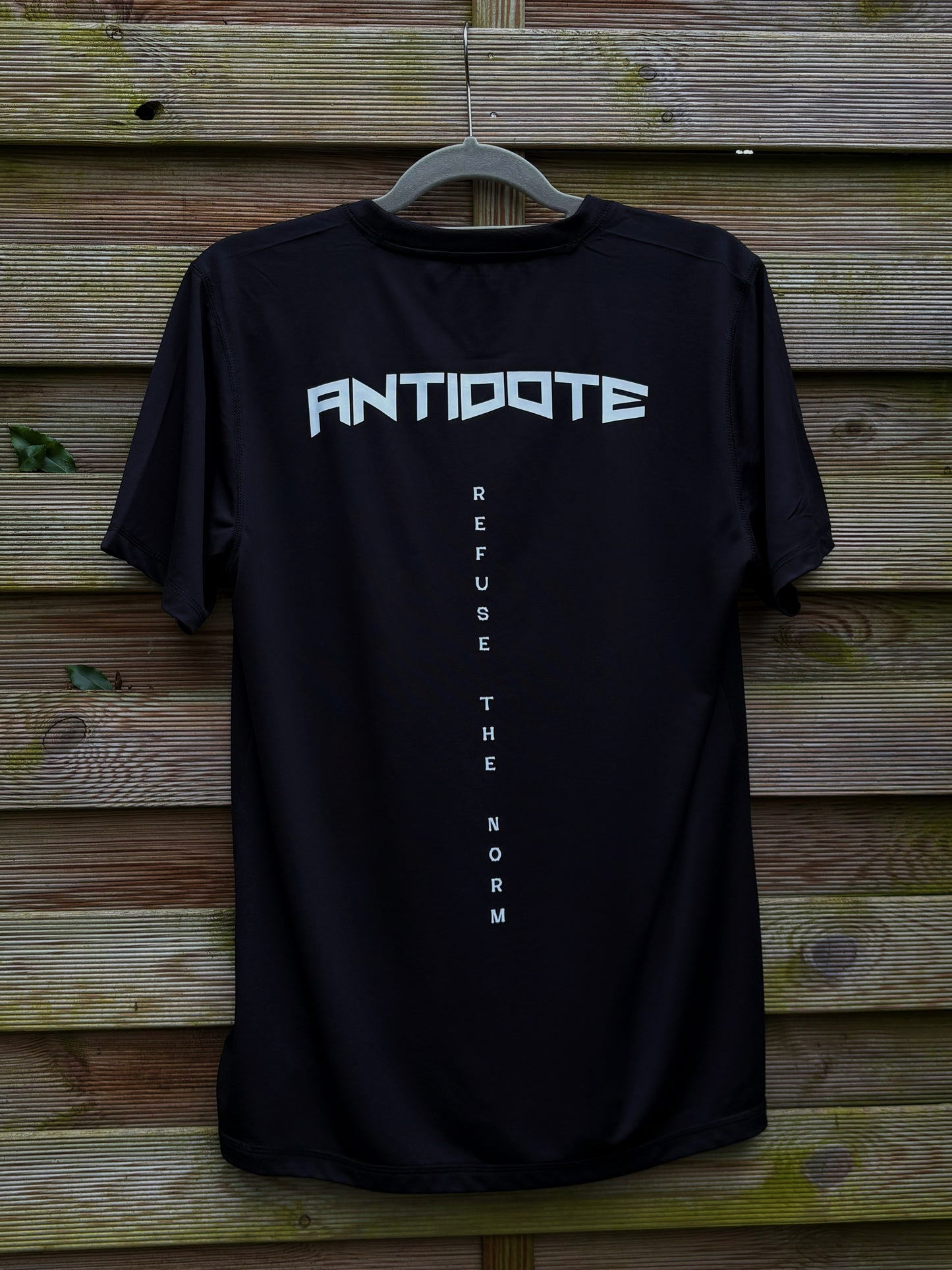 REFUSE THE NORM TEE black