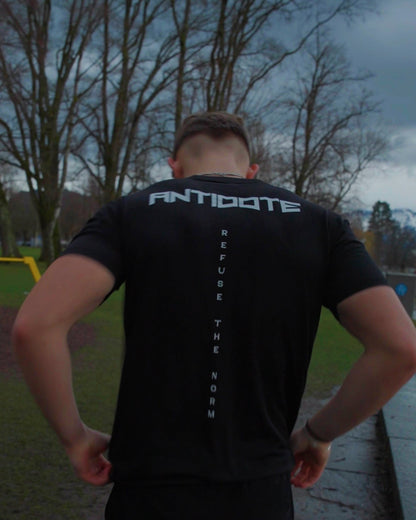 REFUSE THE NORM TEE black